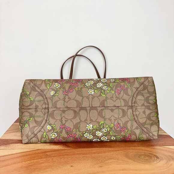 NWT Coach City Tote Bag In Signature Canvas With Floral Print - Picture 6 of 8